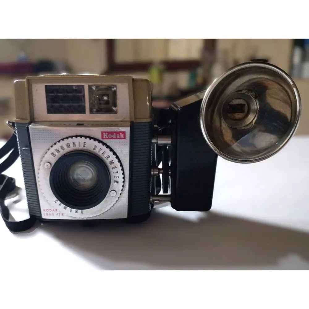 Vintage Kodak Brownie Starmeter (1960–1965) 127-film Camera w Supermite Flash